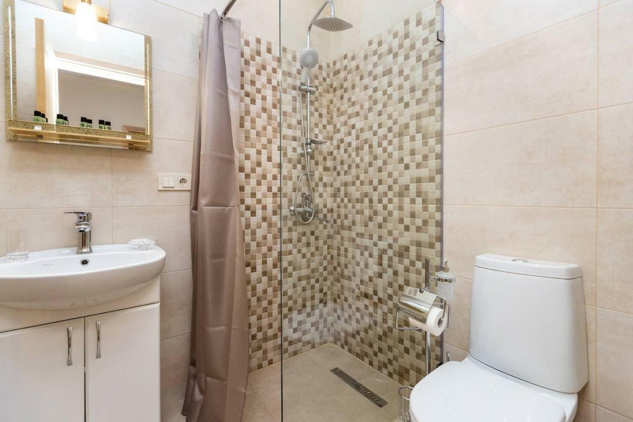 Wehost Stylish Apartment In Old Tbilisi ภายนอก รูปภาพ